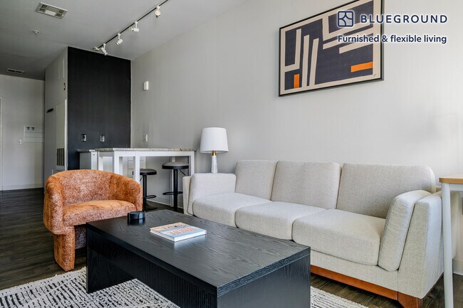 2 Leighton St, Unit FL5-ID1298 in Cambridge, MA - Foto de edificio - Building Photo