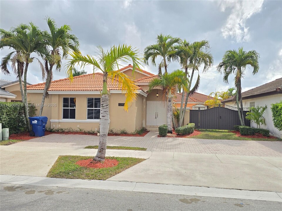 12954 NW 8th Ln in Miami, FL - Building Photo