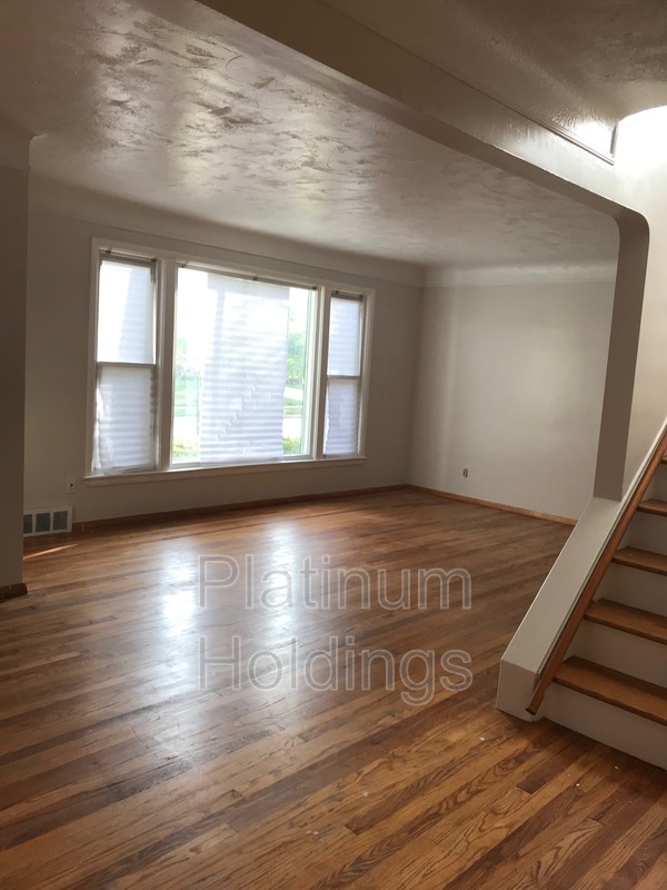 24107 E Baintree Rd in Beachwood, OH - Building Photo - Building Photo