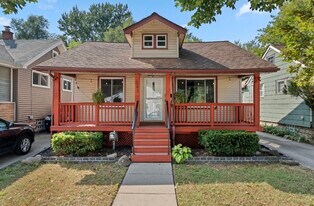 243 Edgewood Pl in Ferndale, MI - Building Photo