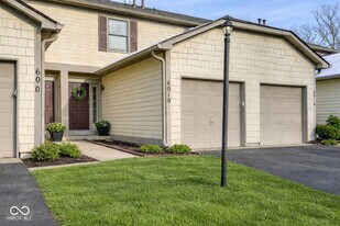 6010 S Bay Dr in Indianapolis, IN - Building Photo