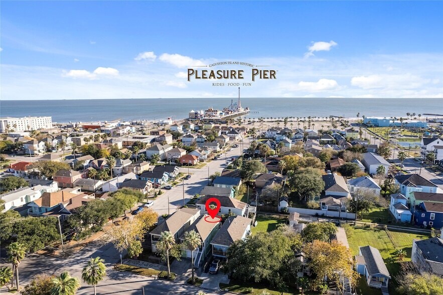 2603 Bernardo De Galvez Ave, Unit A in Galveston, TX - Building Photo