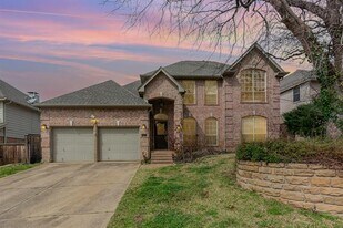 2144 Brookgate Dr in Grapevine, TX - Building Photo