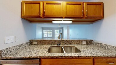 2790 S Knightsbridge Cir in Ann Arbor, MI - Building Photo - Building Photo