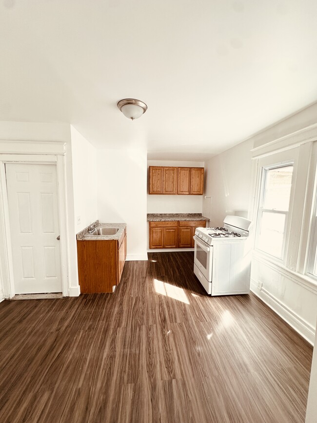 96-98 Durnan St, Unit 96 in Rochester, NY - Building Photo - Building Photo