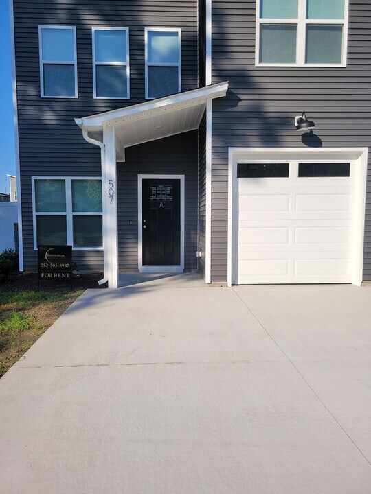507 Manhattan Ave-Unit -Unit A in Greenville, NC - Building Photo