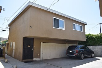 576 E Hyde Park Blvd in Inglewood, CA - Building Photo - Building Photo