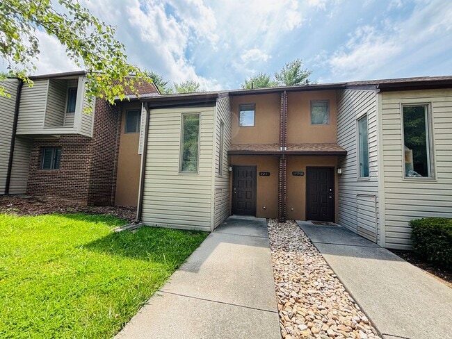 property at 325 Shenandoah Cir