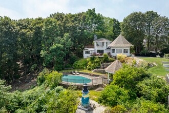 4 Keyes Ln in Cape Elizabeth, ME - Building Photo - Building Photo
