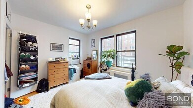 163 W 17th St in New York, NY - Building Photo - Building Photo