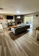 1005 Waverly Dr in Arlington, TX - Building Photo - Building Photo