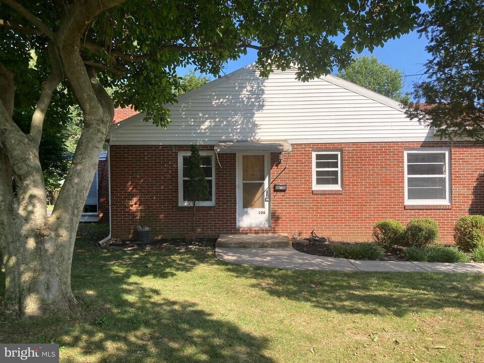 10 Moller Pkwy in Hagerstown, MD - Building Photo