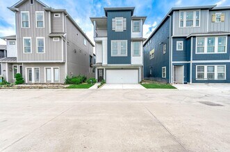 2022 Groveland Glen Dr in Houston, TX - Foto de edificio - Building Photo