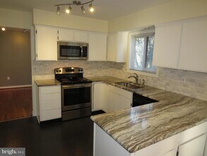 30 Kings Grant Rd in Hockessin, DE - Building Photo - Building Photo