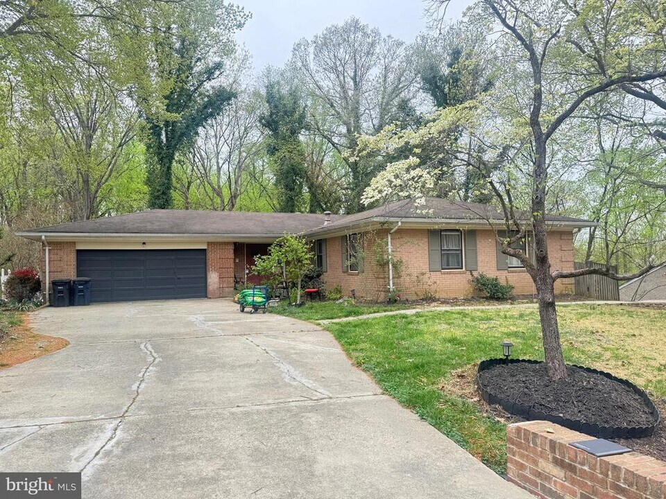 511 Holly Rd in Fort Washington, MD - Building Photo