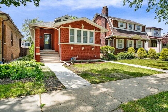 1115 N Taylor Ave in Oak Park, IL - Building Photo - Building Photo