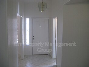 5716 Grand Entries Dr in Las Vegas, NV - Building Photo - Building Photo