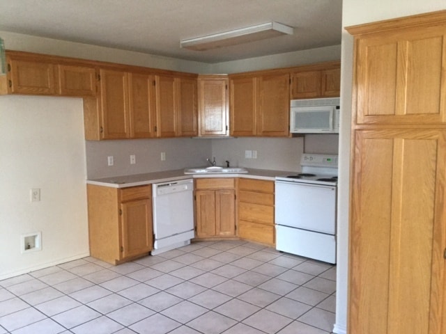 949 Austin Ct in Weatherford, TX - Building Photo - Building Photo