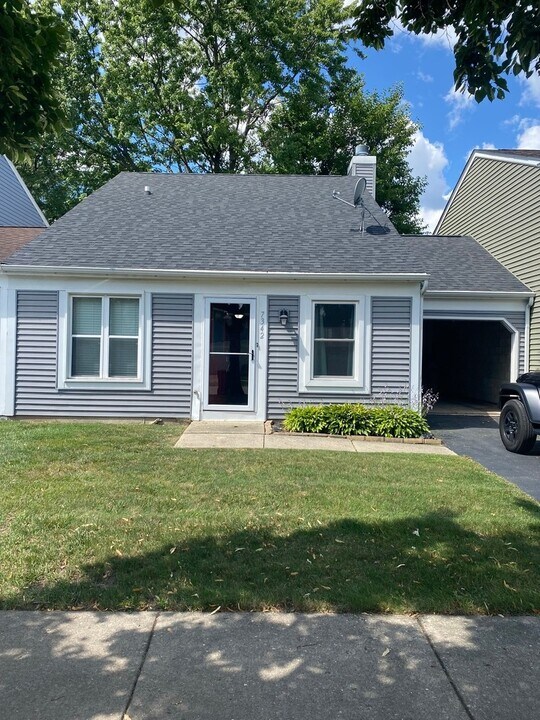 7342 Hartford Rd in Downers Grove, IL - Foto de edificio