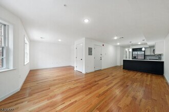 52 James St in Newark, NJ - Building Photo - Building Photo