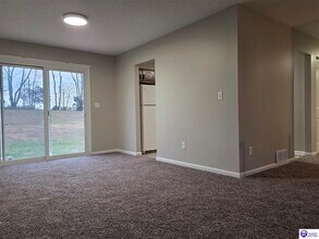 526 Rose Creek Dr in Radcliff, KY - Building Photo - Building Photo