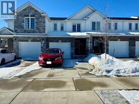 5 Sparrow Ave in Cambridge, ON - Building Photo