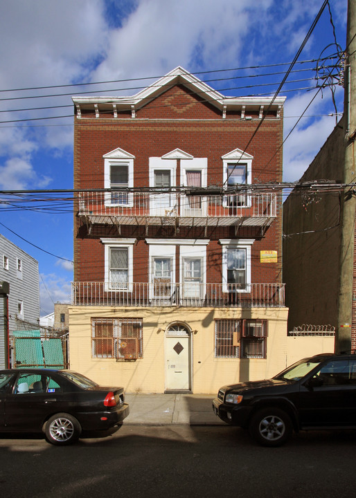 2835 W 15th St in Brooklyn, NY - Building Photo