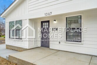 1367 Chadwick Cir in Memphis, TN - Building Photo - Building Photo