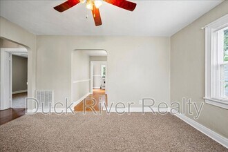 2135 Thomas Ave in Columbia, TN - Building Photo - Building Photo