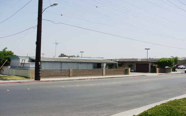 Green Lantern Mobile Home Park in Cudahy, CA - Building Photo - Building Photo