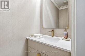 1268 Kestell Blvd. in Oakville, ON - Building Photo - Building Photo