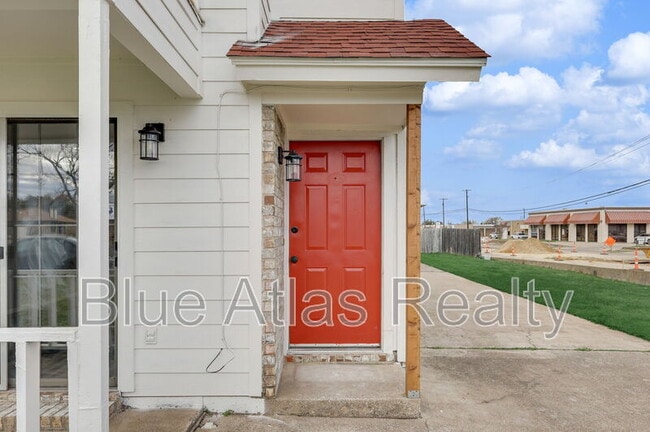 2300 Indigo Ln in Arlington, TX - Building Photo - Building Photo