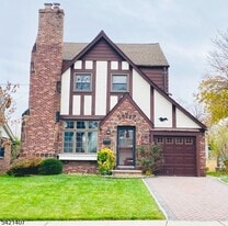 29 Sussex Rd in Clifton, NJ - Building Photo