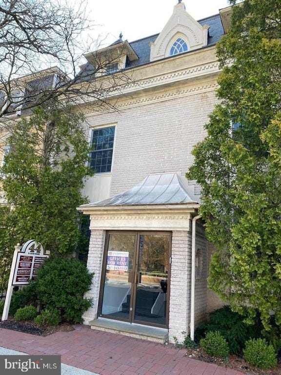 property at 44 E Court St