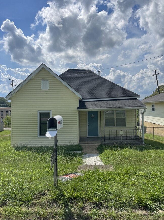 property at 2019 N Chamberlain Ave