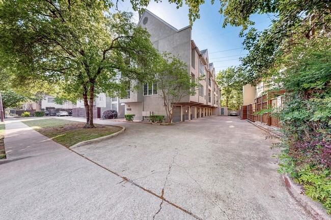 property at 4303 Buena Vista St