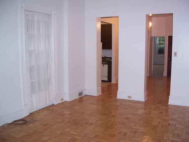 5431 Howe St, Unit 1st Floor in Pittsburgh, PA - Building Photo - Building Photo