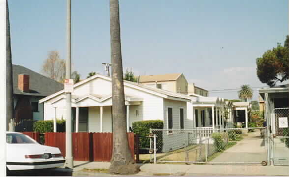 671 Broadway St in Venice, CA - Foto de edificio