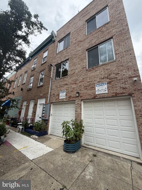 property at 2005 N Mascher St