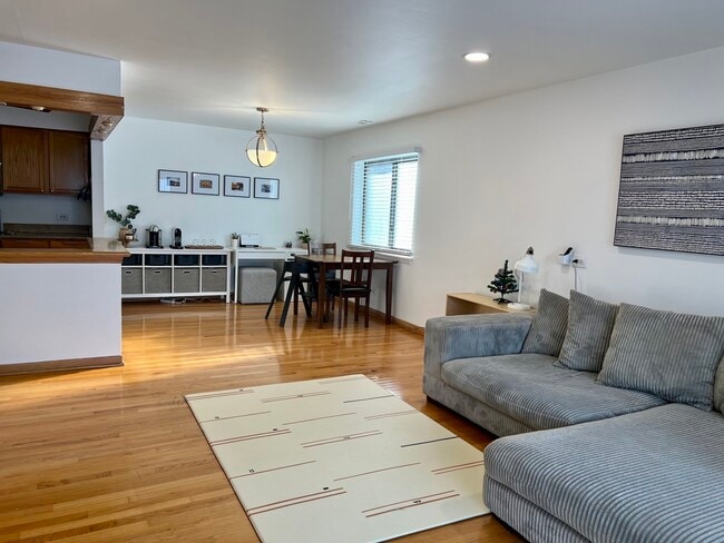 1108 Castilian Ct in Glenview, IL - Building Photo - Building Photo