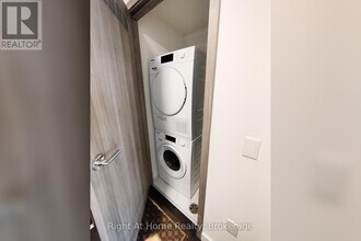 1 Concord Cityplace Wy in Toronto, ON - Building Photo - Building Photo