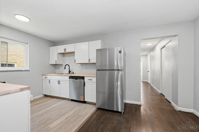 6155 Ridge Ave, Unit 2