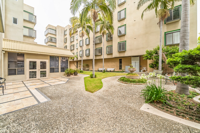 Park Glenview Apartments in Oakland, CA - Foto de edificio - Building Photo