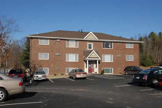 3961 Brown Ave-Unit -31 in Manchester, NH - Foto de edificio - Building Photo