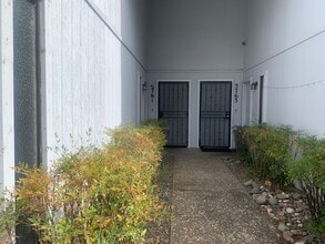 5761 Haskell Ave in Carmichael, CA - Building Photo - Building Photo