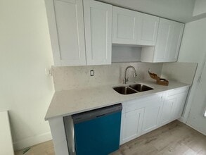 1480 E Sample Rd in Pompano Beach, FL - Building Photo - Building Photo