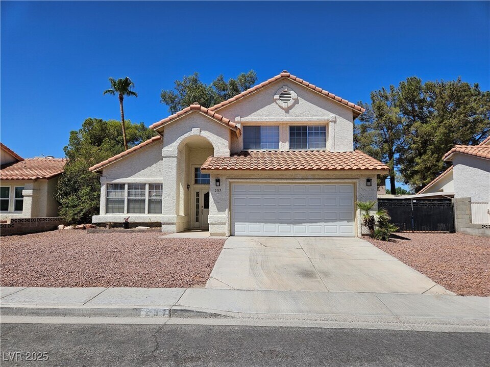 237 Geronimo Ct in Henderson, NV - Building Photo