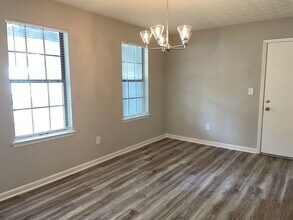 5870 Sheldon Ct in Atlanta, GA - Building Photo - Building Photo