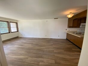 901 Hartwell Dr, Unit A in Savoy, IL - Building Photo - Building Photo