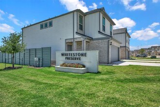 2725 Woodall Dr in Cedar Park, TX - Foto de edificio - Building Photo